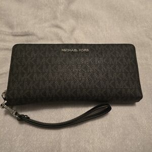 Michael Kors Black Zip Around Wallet
